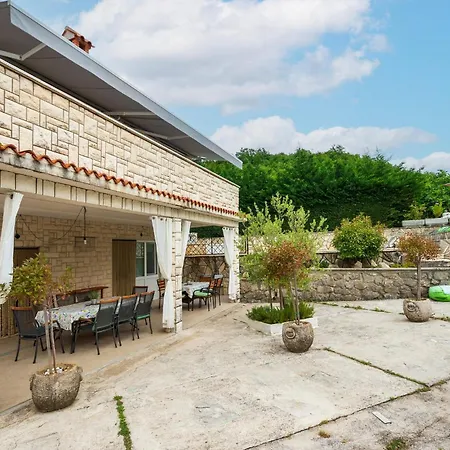 Holiday home Amazing In With Jacuzzi *